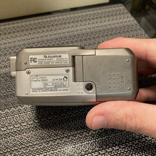 Fujifilm FinePix 2650 Digital Camera 2.0MP Tested Silver - Picture 6 of 13