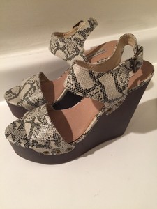 steve madden leopard print wedges