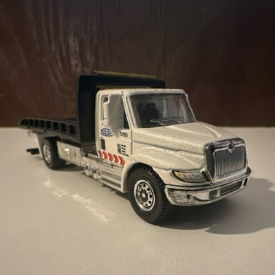 Matchbox Working Rigs International Durastar 1:64 Diecast Tow Truck