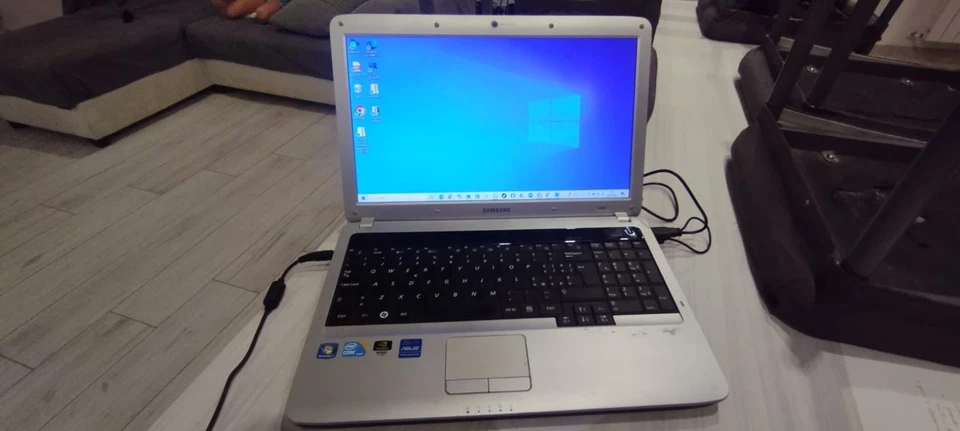 Notebook Samsung NP-R530 - Windows 7 - HHD 250 GB - 2GB RAM (leggere descr.) - Immagine 4 di 4