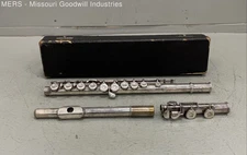 Vintage Silver Student Flute With Case Beautiful Finish 16 Keys Silver Body