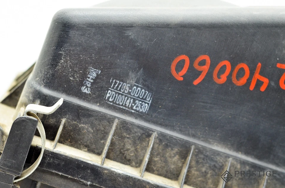 Toyota Matrix 2005-2008 caja filtro de aire 1770-0D070 OEM Foto 4 de 4