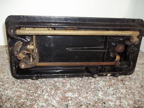 G7B Singer Model 66 Treadle 1916 Sewing Machine Original PARTS ONLY - Discounts - Picture 6 of 67