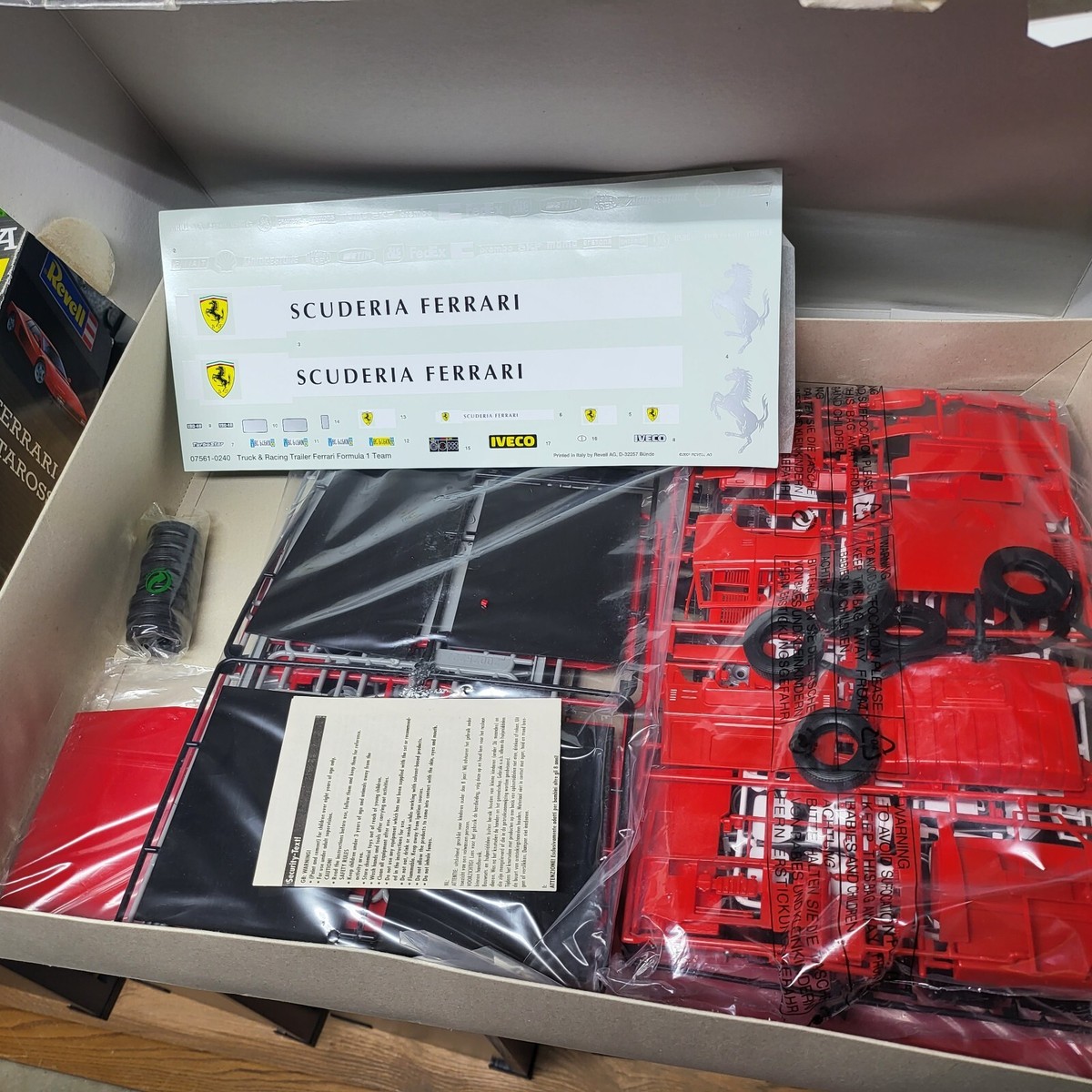 Revell Ferrari Formula A Team Truck and Racing Trailer 1/24 Model