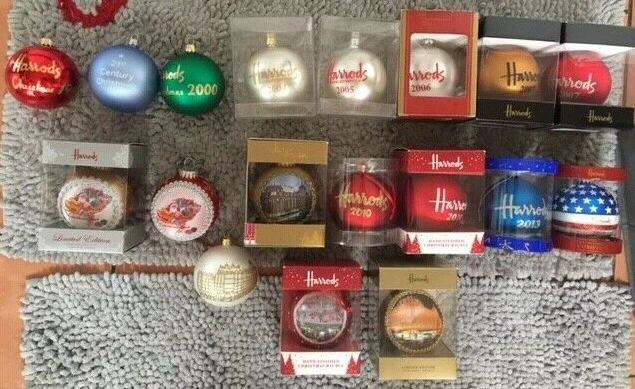 Harrods Weihnachtsbaubles von 1995 bis 2019 + undatiert - Hallo Kitty - mehr hinzugefügt