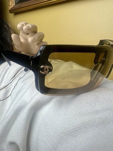 Chanel Amber ‘Racer’ Style Sunglasses With Iconic Cc Charms Mint Condition - Picture 11 of 11