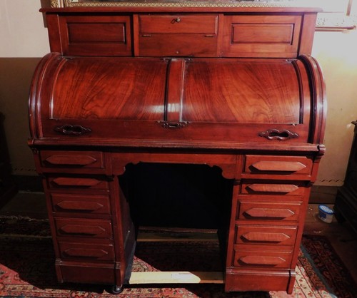 Walnut Cylinder Roll Slide out desk with With Secret Compartment circa 1900 - Picture 10 of 11