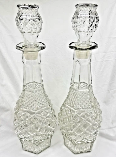 Vtg. Anchor Hocking Wexford Glass Decanter and Stopper 32oz Pineapple Diamond
