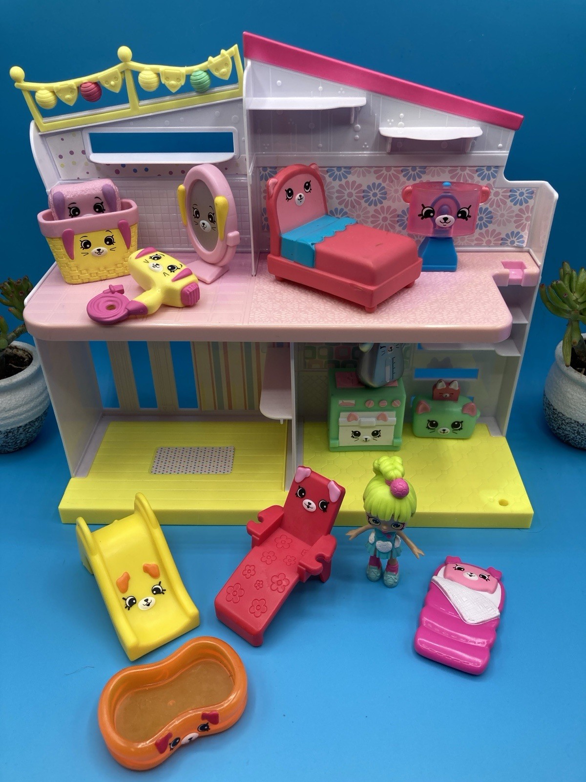 Shopkins Happy Places Home playset Lil Shoppies Ballinda doll & furniture 15 pcs