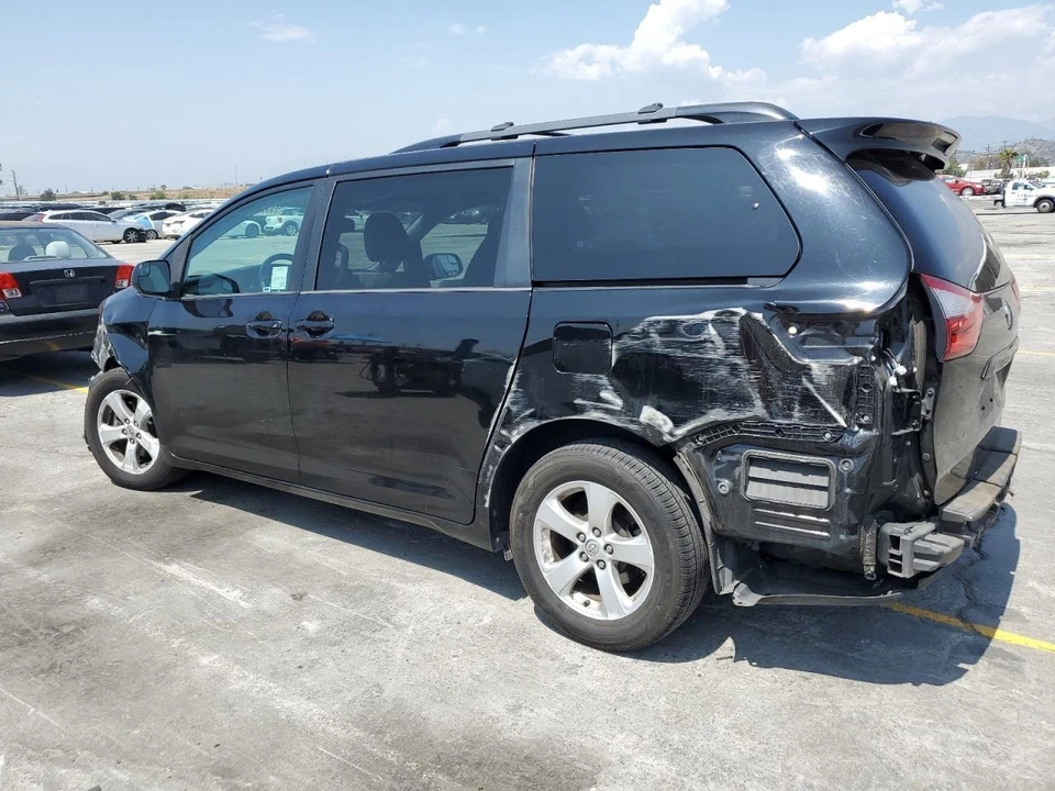 Used Front Left Door Assembly Front fits: 2017 Toyota Sienna electric windows Fr - Image 3 of 4