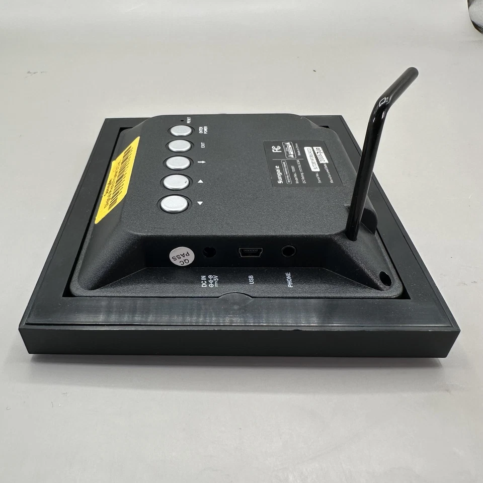 Sungale TD351 Digital Photo Frame 3.5" Screen SD Card Clock Alarm Boxed - Image 4 of 4