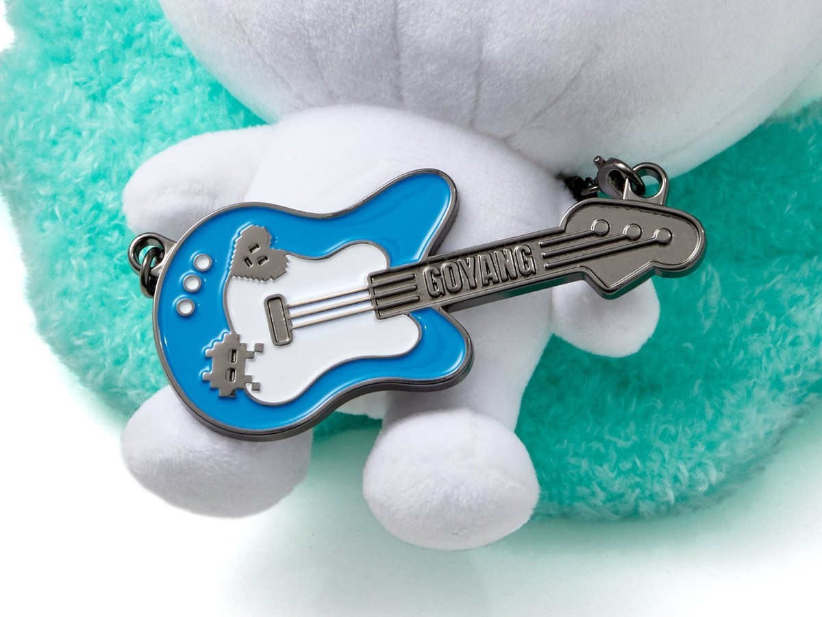 BTS RUNSEOKJIN TOUR MINI CHARM ギター型　2個 BTS JIN CONCERT RUNSEOKJIN_EP.TOUR GUITAR CHARM GOODS GOYANG