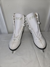 CCM Pirouette Figure Skates Girls Size 2 , White, Lace-up