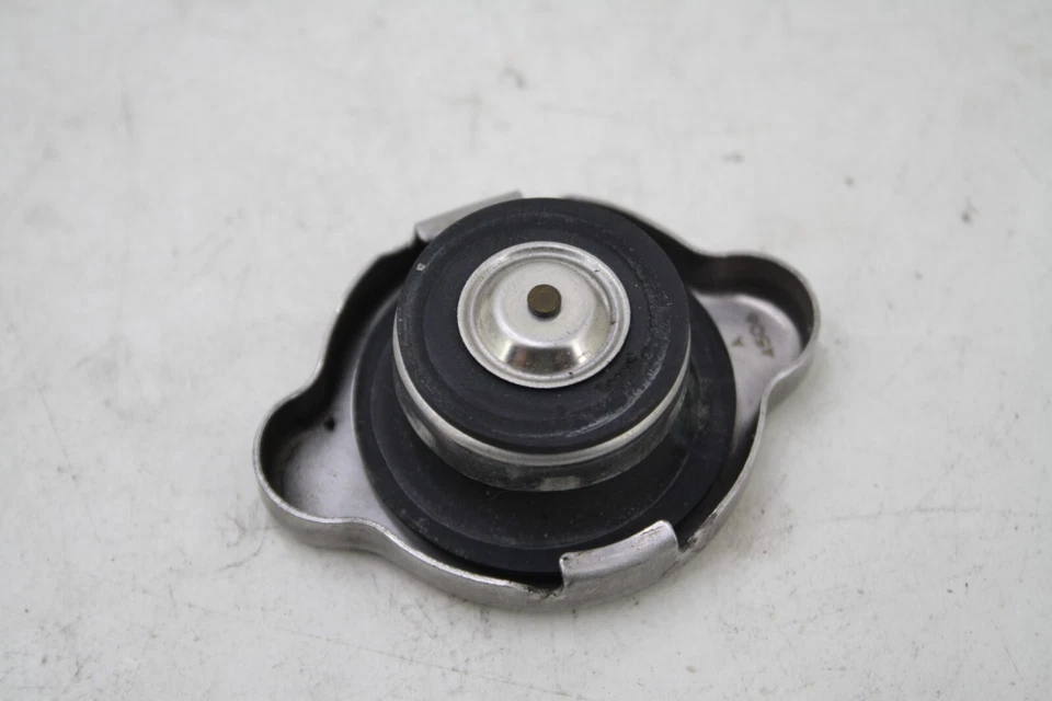 Honda NM4 2015 2016 2018 TAPA RADIADOR NC700JD OEM TAPACUBOS SELLOS ENFRIADOR DE AGUA Foto 2 de 4