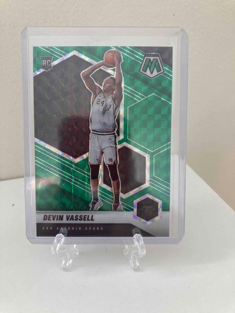 2020-21 Panini Mosaic Devin Vassell #221 Green Reactive Prizm RC Rookie Card