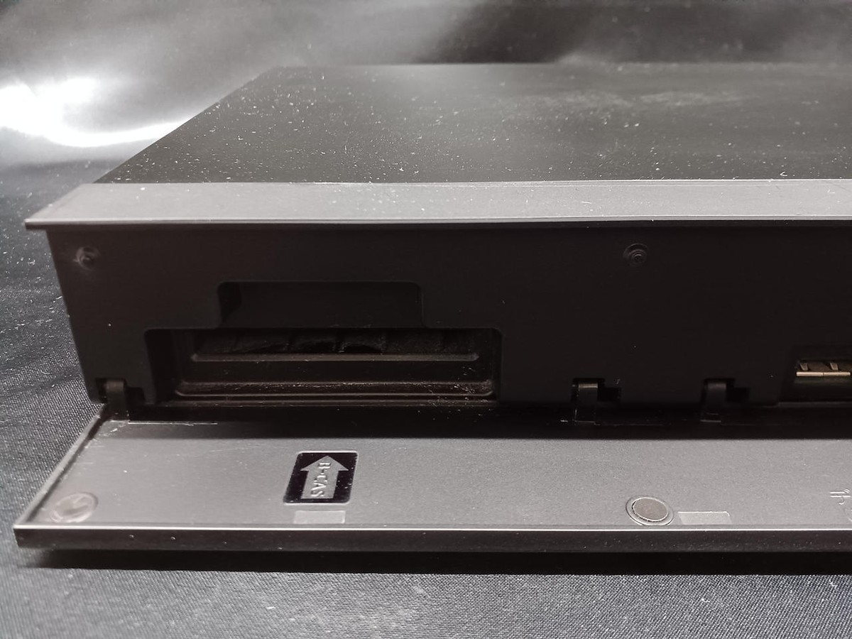 Sharp AQUOS 2B-C10DW1 Blu-ray Recorder 1TB Good Condition Sharp AQUOS 2B-C10DW1 Blu-ray Recorder 1TB Good Condition