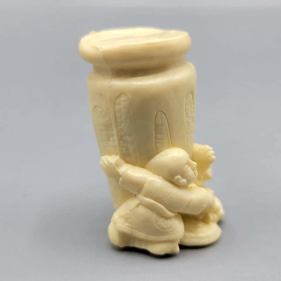 复古树脂日本 Netsuke 亚洲佛像带花瓶罐 1.5 — 第 2/4 张图片