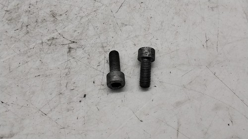 BMW K 1200 LT 99 03 Bremssattelschrauben vorne