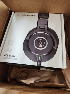 Audio-Technica ATH-M40X Professional Monitor Headphones New In Box