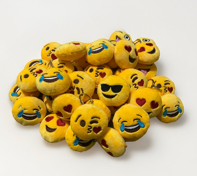 1 x EMOJI SCHLÜSSELANHÄNGER GELB RUND STOFFTIER PLÜSCH SCHLÜSSELANHÄNGER, LACHENDES HERZ ZUNGE