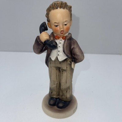 Vintage Hummel 124/0  ''Hello'' Porcelain Figure 1972-1979 TMK 5