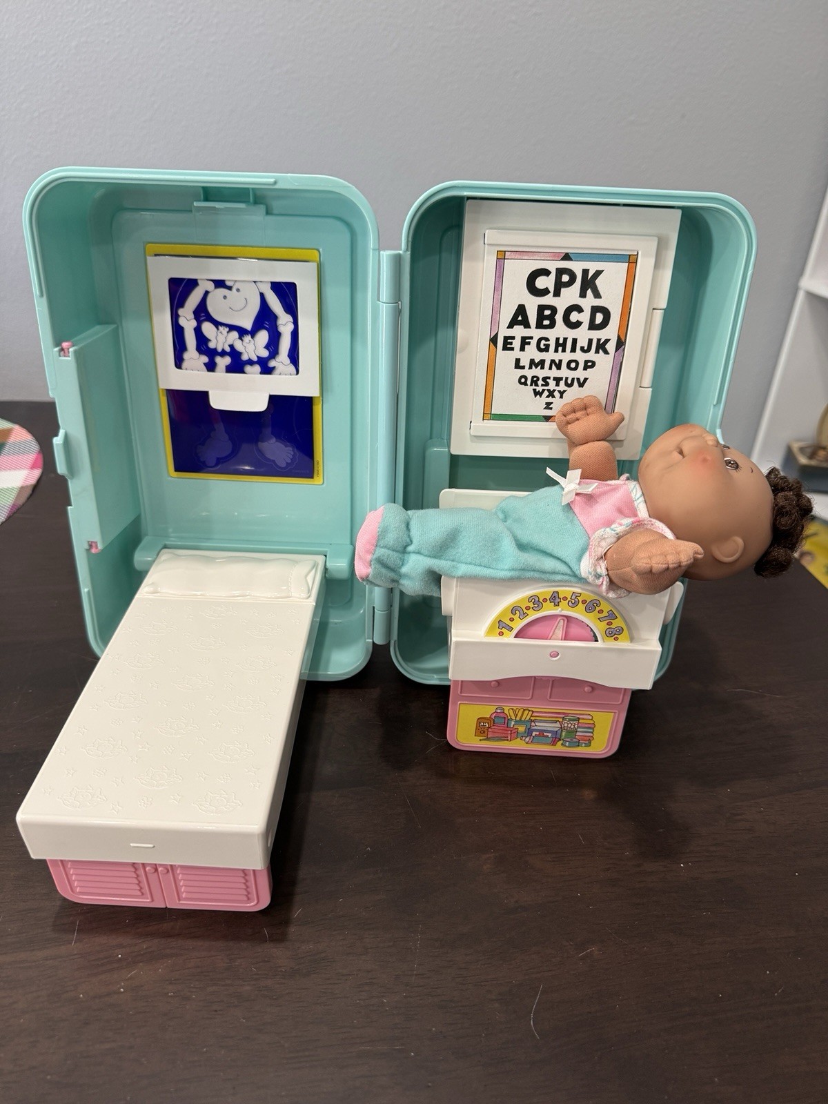 Vintage Mattel Cabbage Patch Kids 1995 Love N Go Doctor Visit Play Set With Doll