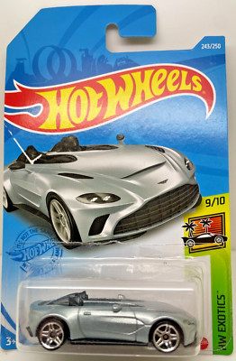 HOT WHEELS ASTON MARTIN V 12 SPEEDSTER SILVER HW EXOTICS MINT LONG CARD 138