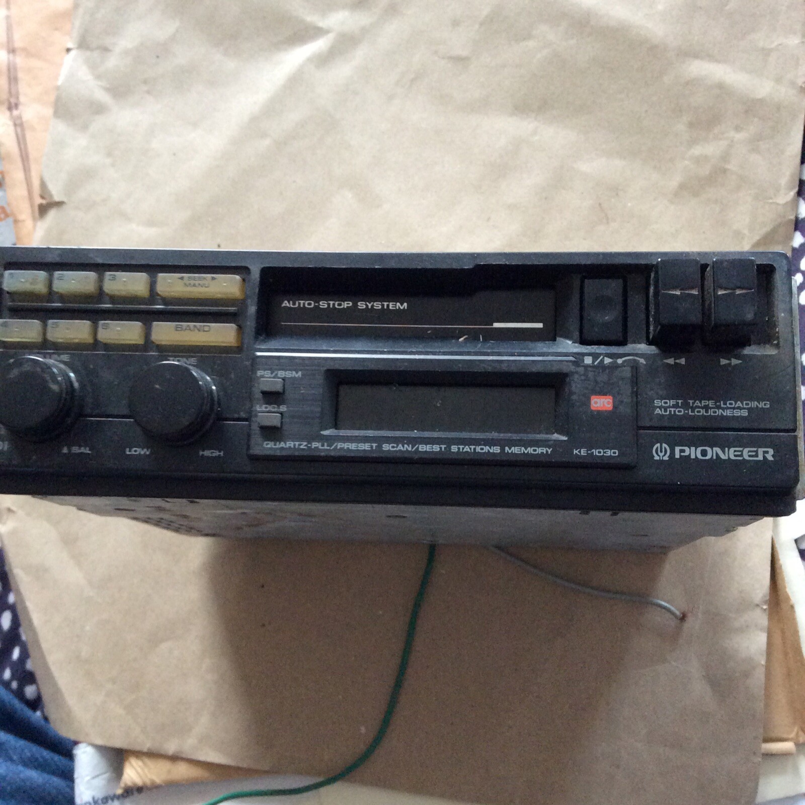 Pioneer vintage car stereo Cassette Radio KE—1030 NOT FULLY TESTED.Spare/Repair