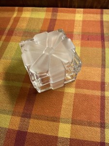 Fitz And Floyd Frosted Bow Box