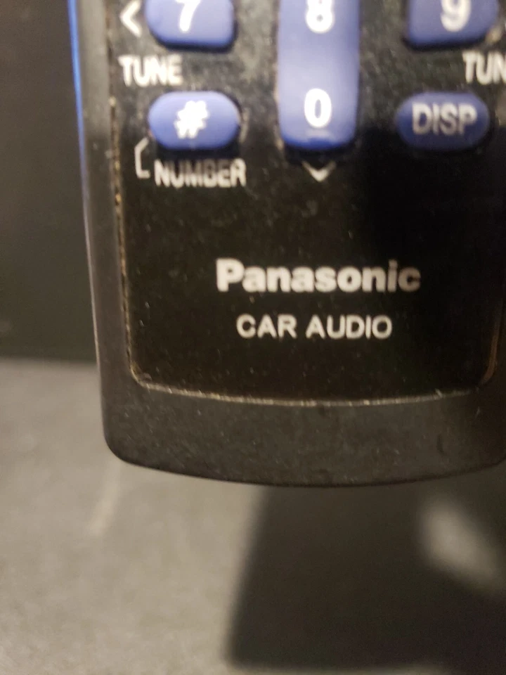 Control remoto de audio para automóvil Panasonic original genuino EUR7641010 - batería nueva con lengüeta de tracción Foto 2 de 4