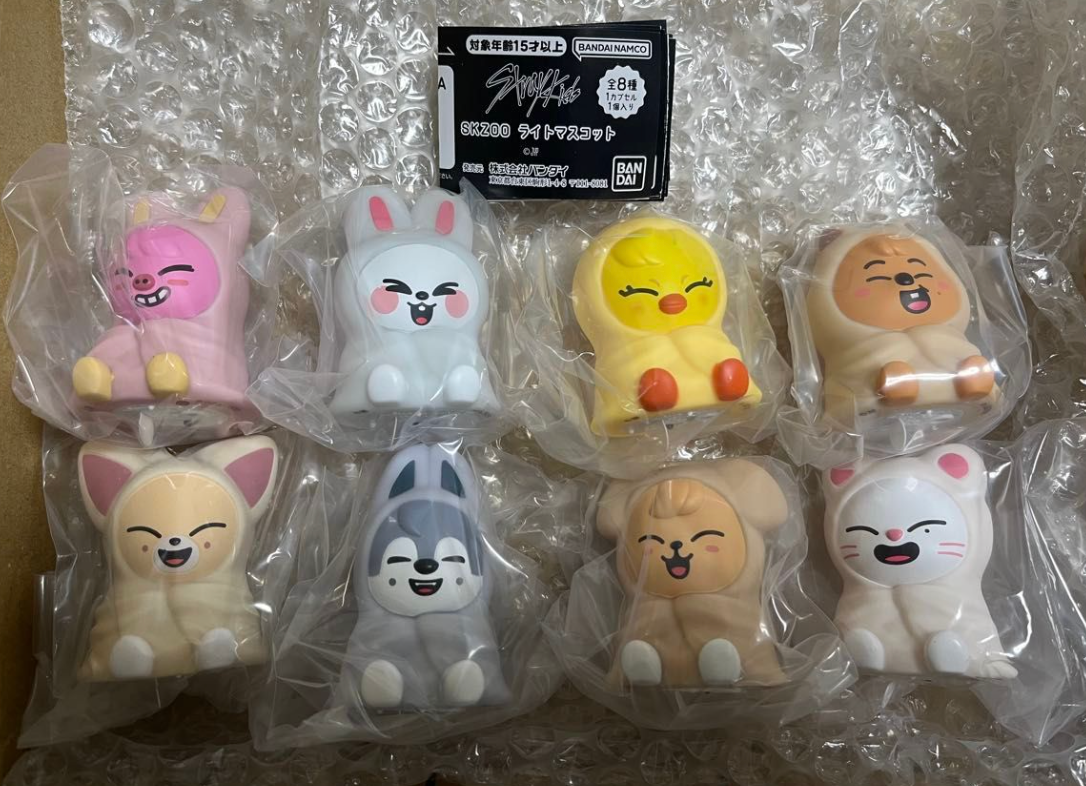 Stray Kids SKZOO Light Mascot Complete Set 8pcs Bandai Capsule Toy