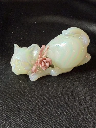 Fenton Sleeping Cat French Opalescent Iridescent Glass Figurine with Bow 🐱✨