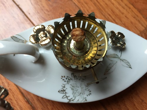 Aladdin Porcelain Oil Lamp Silver Star Gold Floral Trimmed 6-1/2" T Vintage - Picture 7 of 9