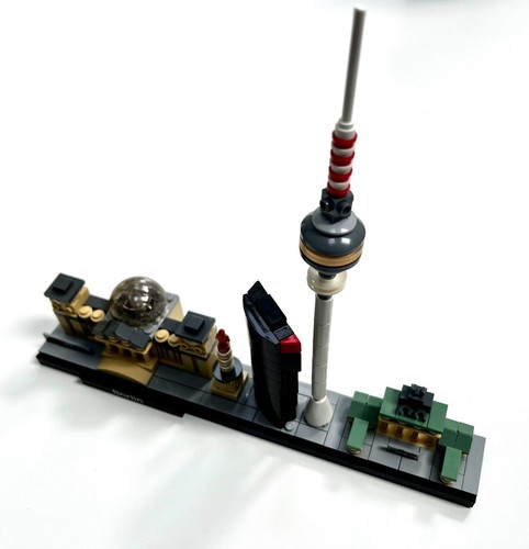 LEGO Architecture: Berlin (21027) New Parts inc Printed Nameplate & Artwork RARE - Picture 5 of 10