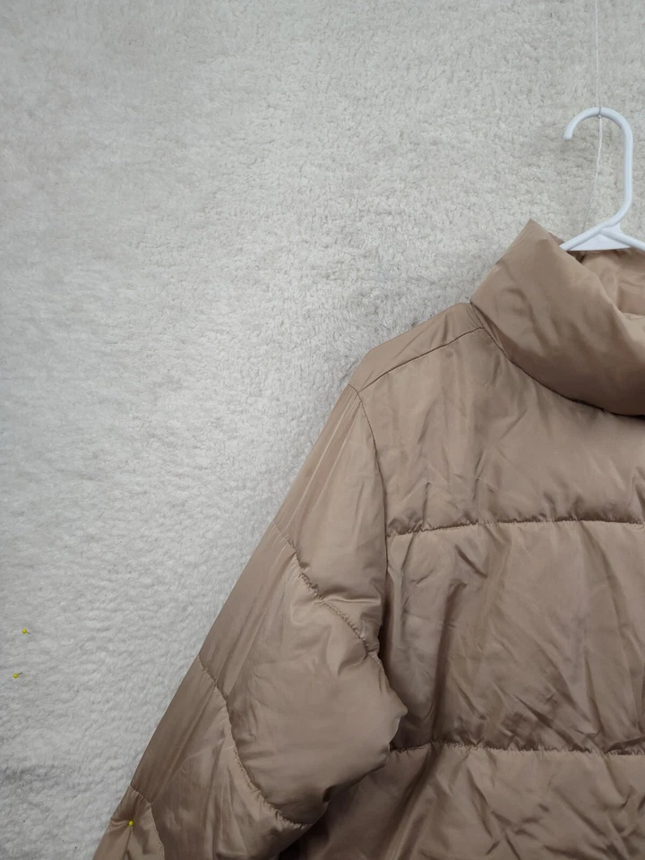 Chaqueta para mujer Old Navy grande alta color tostado mezcla de polietileno cremallera completa resistente al agua acolchada Foto 2 de 4