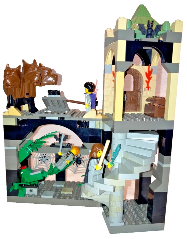 LEGO Harry Potter 4706 Forbidden Corridor, photo 2 of 5