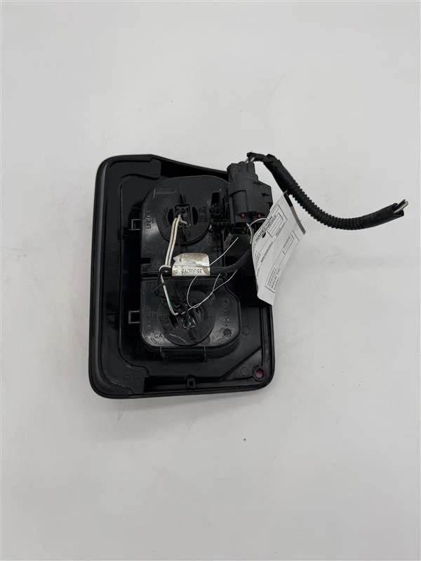 Оригинальный задний фонарь со стороны пассажира для Jeep Wrangler 2007-2017 годов выпуска - Изображение 2 из 3