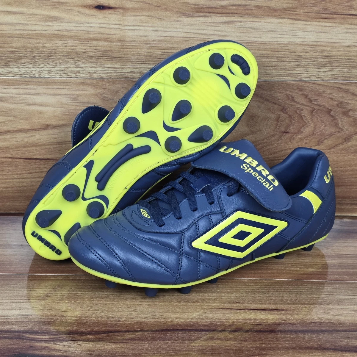 Umbro XAI VII Prem SG Umbro Soccer Cleats SZ 11 Y2K 2000s Football Boots EUC Umbro 11 US Soccer Shoes & Cleats for Men for sale | eBay main image 3