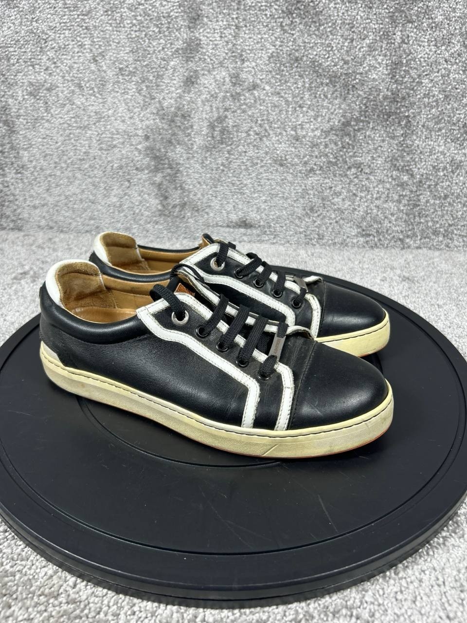 SAOLA Scarpe da golf Royal Albartross da donna taglia 8 in pelle suola Vibram casual senza punte