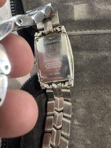 Vintage Guess Collection - GC 1000 silver Tone Watch - Box / New Battery - Picture 3 of 6