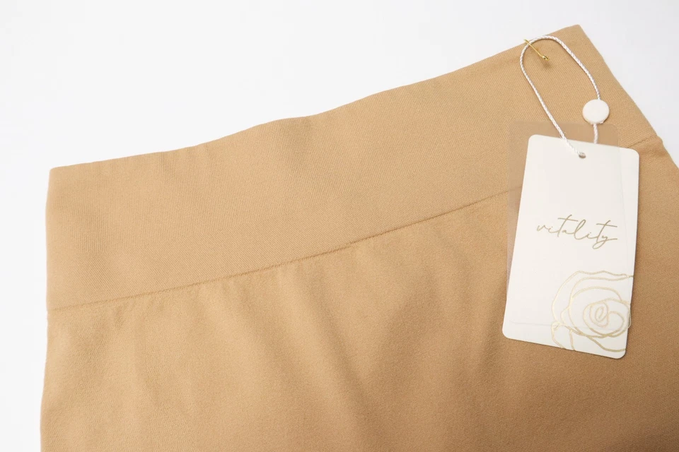 Pantalones Cortos VITALITY X BALANCE The Contour Mujer GRANDES Prendas Moldeadoras Estiradas Foto 4 de 4