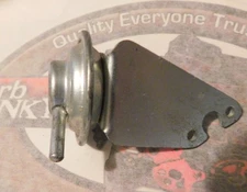 Carburetor Rochester 2B Choke Pull-Off with Bracket Metal Vacuum Break NOS VB12