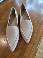 Vionic Leather Flats Sz 8 Beige Pointed Toe W...