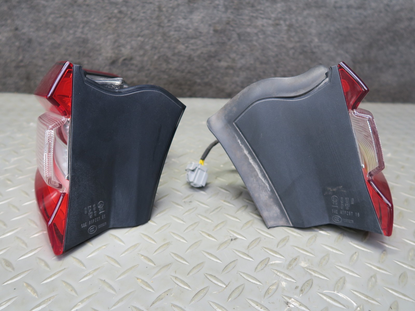 2017-2020 MASERATI LEVANTE M161 REAR LEFT RIGHT OUTER INNER TAIL LIGHT LAMP SET