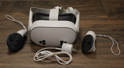 (RI5) Meta Oculus Quest 3S 256GB Standalone VR Headset w/ Controllers