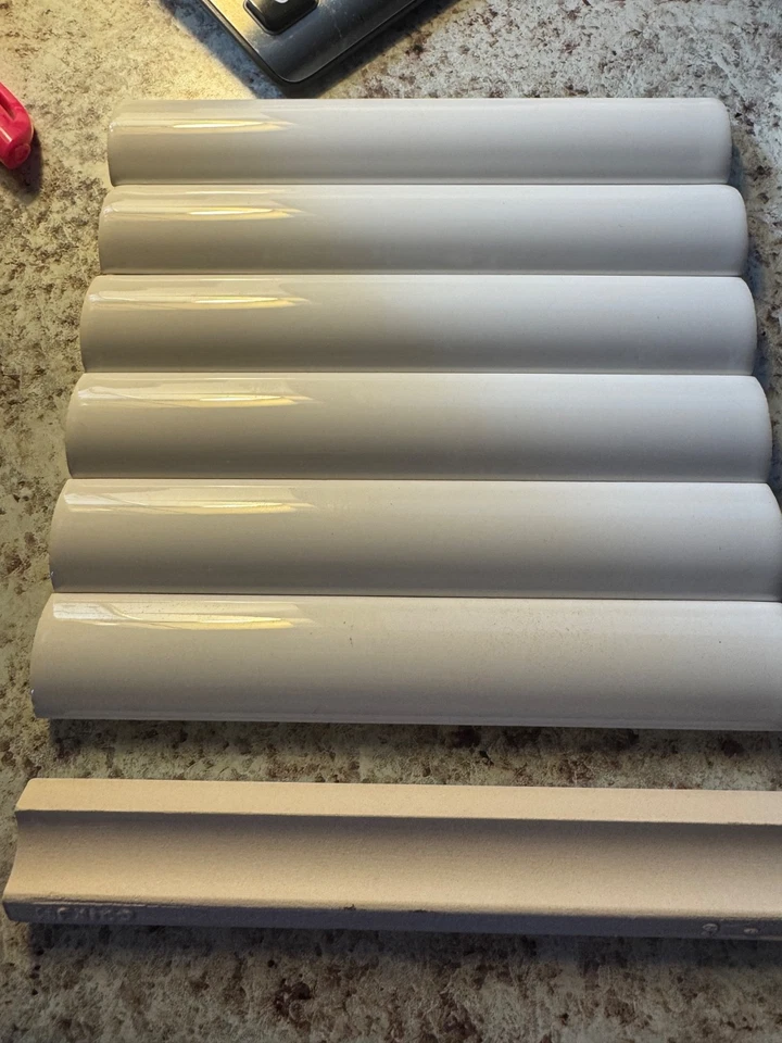 Discontinued daltile 190 (color) A1061P1  (shape) ceramic q-rounds semi-gloss 24 - Image 3 of 3