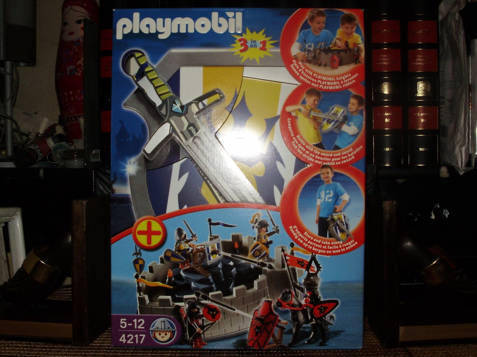 Playmobil 4217 neuf avec château fort transportable et panoplie de chevalier