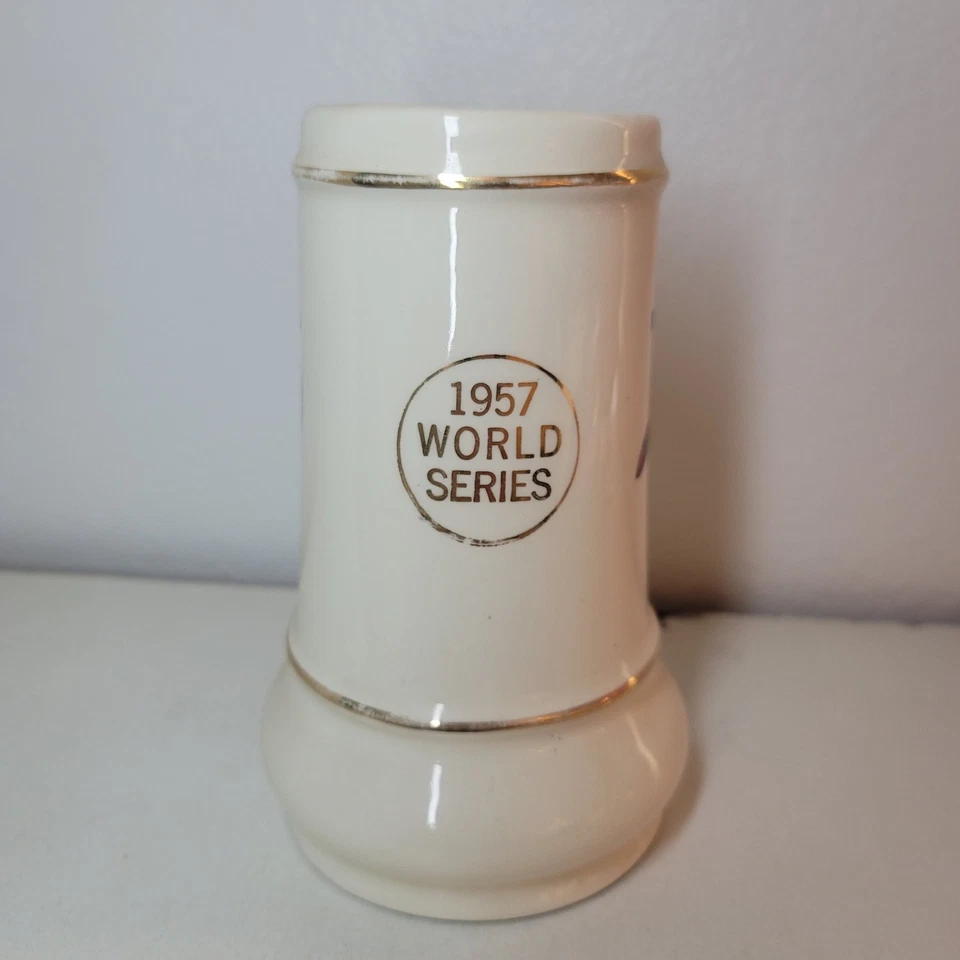 Caneca vintage 1957 World Series New York Yankees Milwaukee Braves Stein H: 6 3/4" - Imagem 4 de 4