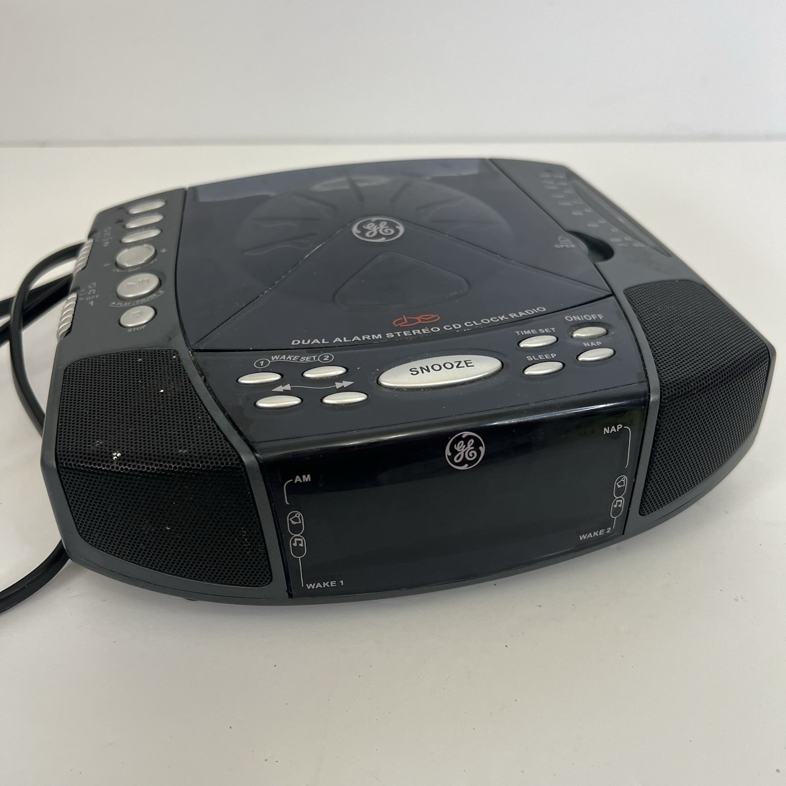 Vintage 2001 GE Dual Alarm Stereo CD Clock Radio TESTED WORKS READ (GE 7-4897A)