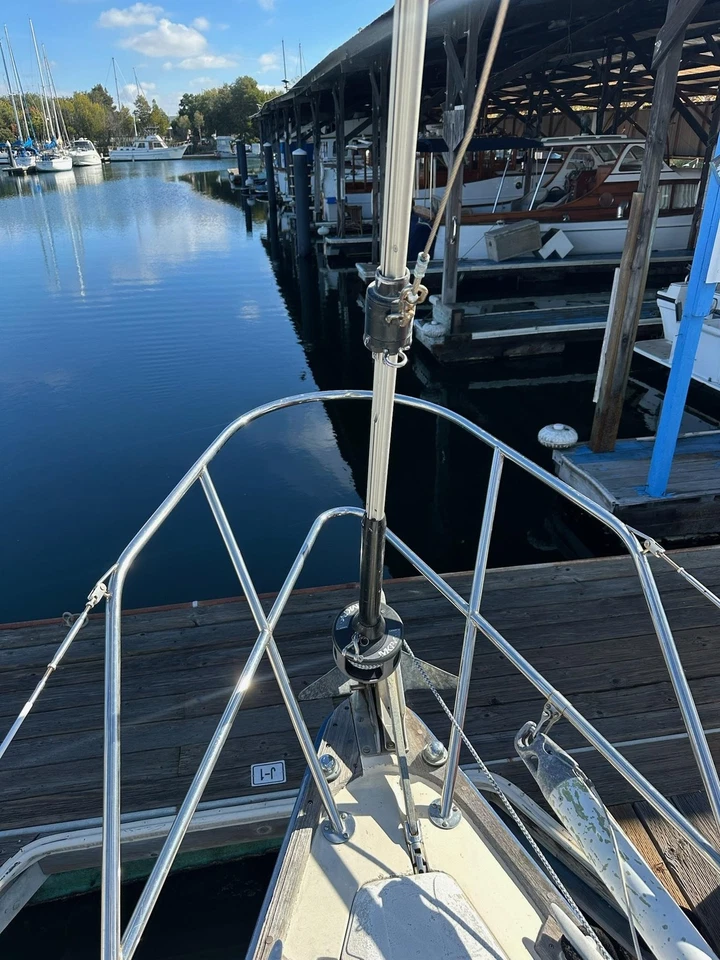 1977 Islander I-36 36' w/ Title & Registration - Image 4 of 4